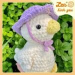 Gấu bông len hình vịt đeo mũ