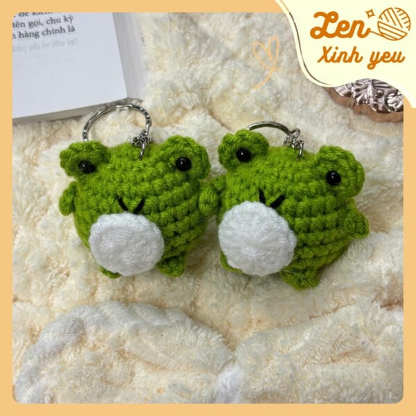 Móc Khóa Len Ếch Bông Xanh Handmade 2